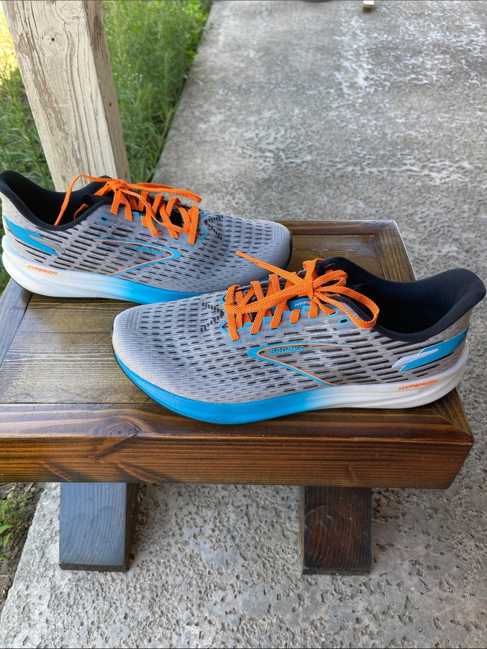 Brooks Hyperion Men's Gray & Blue Running Sneakers with Orange Laces 12.5